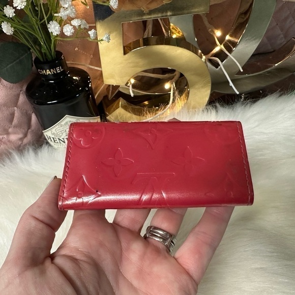 LOUIS VUITTON ROSE POP VERNIS LEATHER 4 RING MULTICLES KEY CASE - Picture 3 of 10